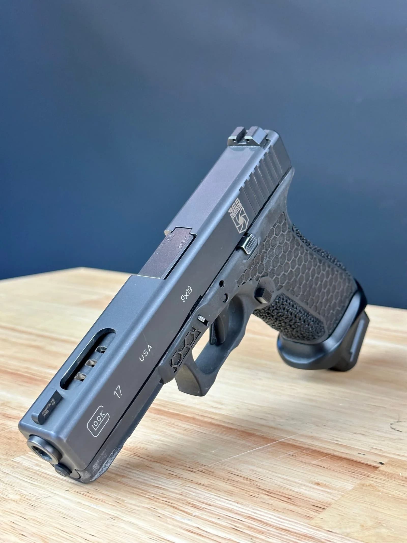 Stippling example 9 by 365 Weapons